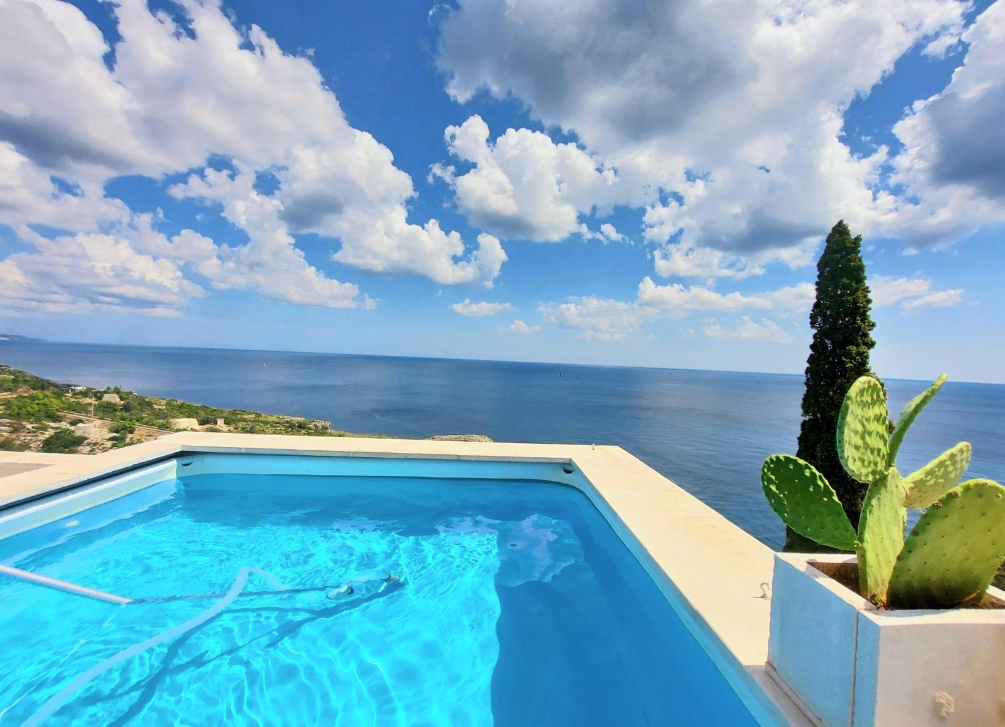 Blu Suite Cottage Sul Mare E Swimming Pool Tricase Exterior photo